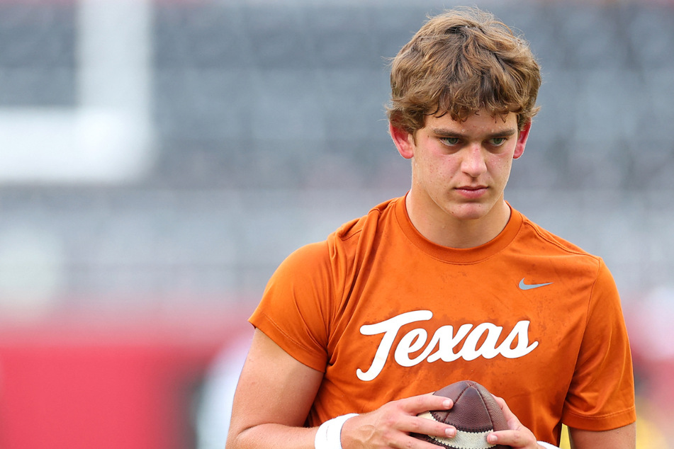 Is Arch Manning transferring out of Texas football?