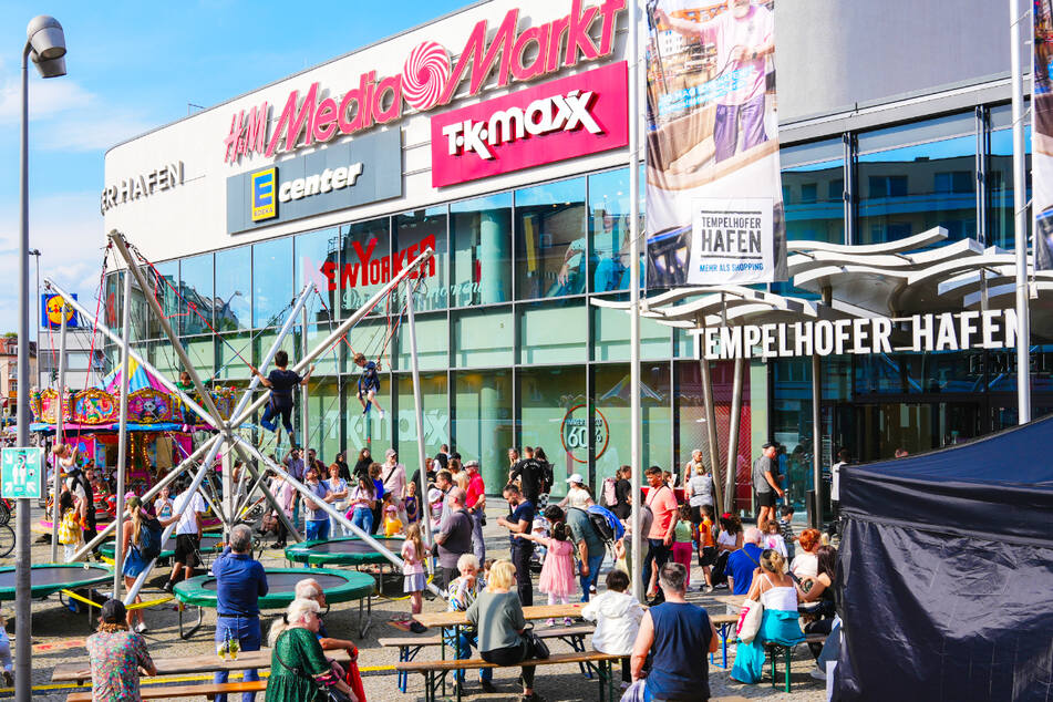 Echtes Festival Feeling gibt's ab Freitag (29.5.) im Tempelhofer Hafen
