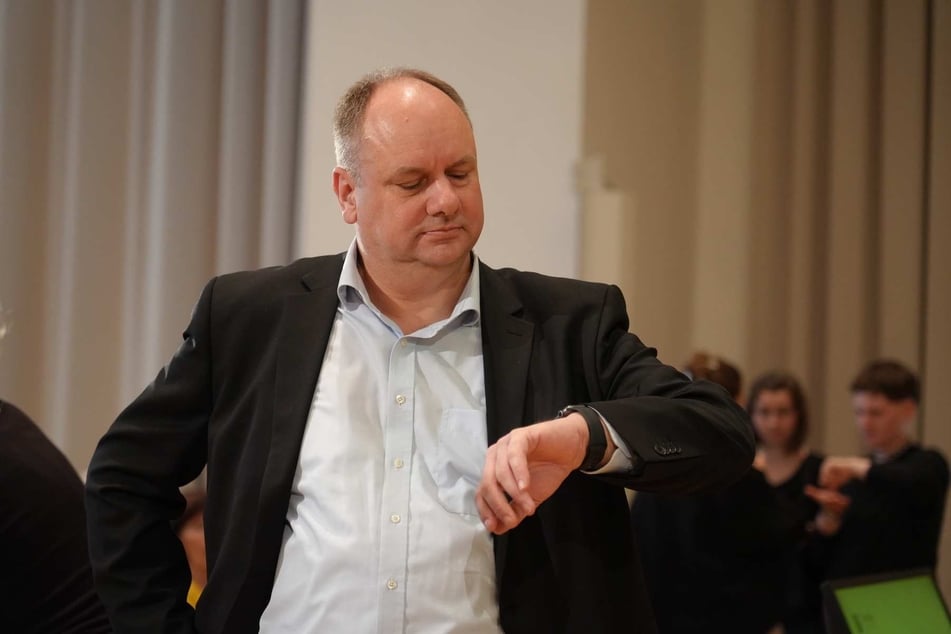 OB Dirk Hilbert (53, FDP) wird auf der nächsten Ratssitzung seinen zweiten Amtseid leisten.