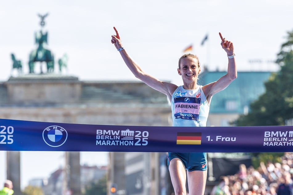 In 2:22:17 Stunden rannte Fabienne Königstein (32) als beste Deutsche ins Ziel.