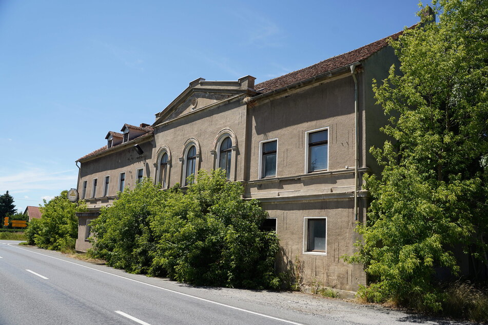 Das ehemalige Gasthaus "Böhmerwald" in Kleinradmeritz bei Löbau diente wohl als Umschlagplatz der Bande.