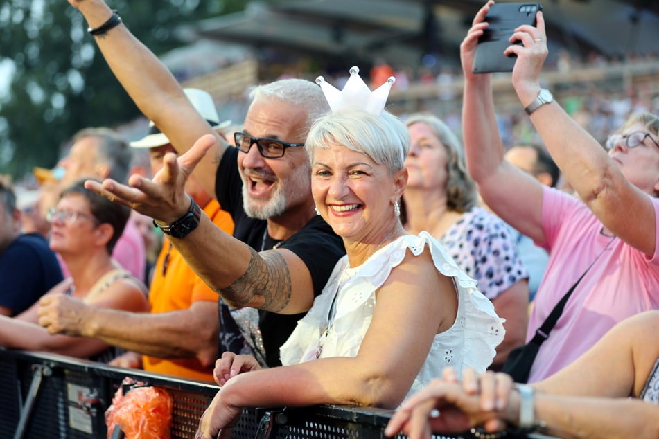 32 Hits spielte der Schlager-Sänger - bei allen konnten die Fans mitsingen.