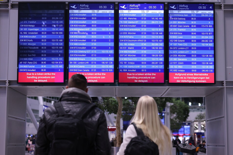 Reisenden wird empfohlen, sich rechtzeitig zu informieren und gegebenenfalls umzuplanen.