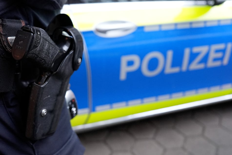 Beim Eintreffen der Polizisten lagen die beiden Streithähne auf dem Boden und schliefen friedlich. (Symbolbild)
