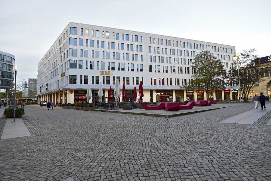 Ab 25. November gibt es im Gebäudekomplex am Düsseldorfer Platz Solarstrom vom eigenen Dach.