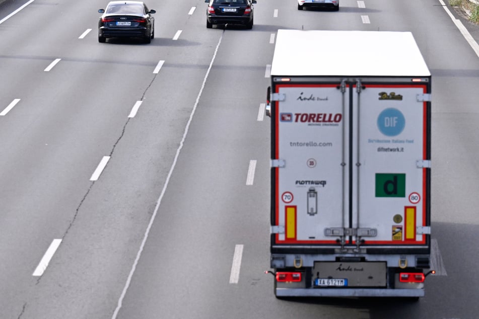 Trockenheit bereitet enorme Probleme: Auch Hessen lockert Laster-Fahrverbot