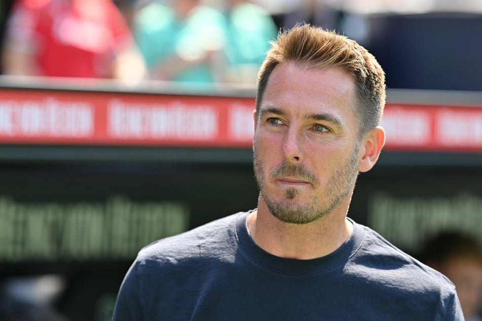 Wolfsburgs Tobias Strobl (38) kennt Cottbus aus den Drittliga-Duellen als Verl-Trainer bestens.