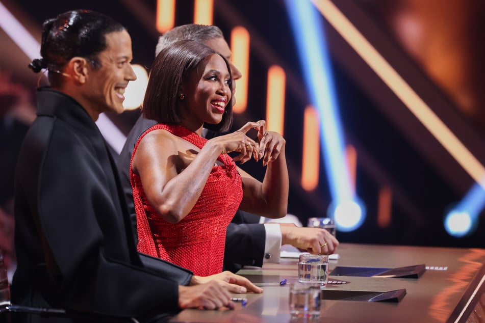 Mit einem emotionalen Post macht Motsi Mabuse deutlich, dass Frauen sich von Kritik an ihrem Körper nicht kleinmachen lassen sollten. (Archivfoto)