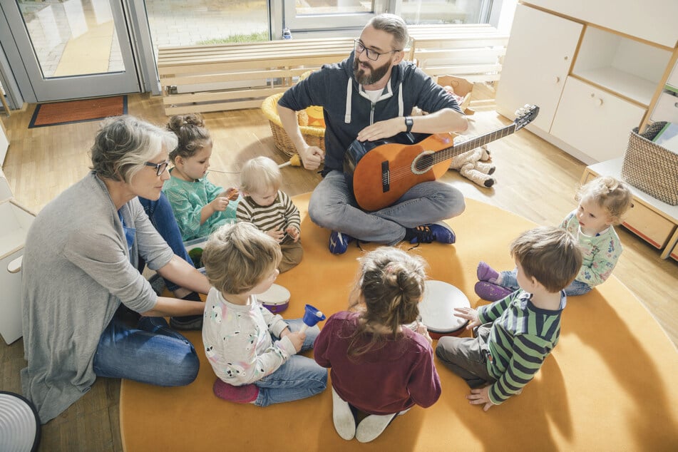 Die Kinderzahlen sinken, aber der Zuschuss für die Kita-Betreuung in Sachsen bleibt. Der Freistaat schießt auch 2025 insgesamt 920 Mio. Euro zu. (Symbolbild)