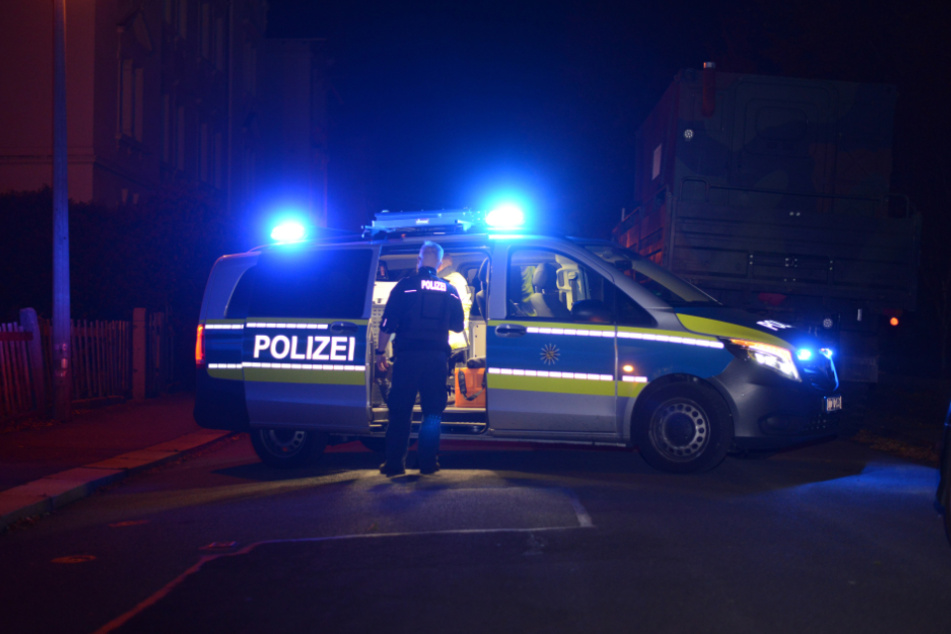 Wenig später war dann auch die diensthabende Polizei mit einem Streifenwagen vor Ort.