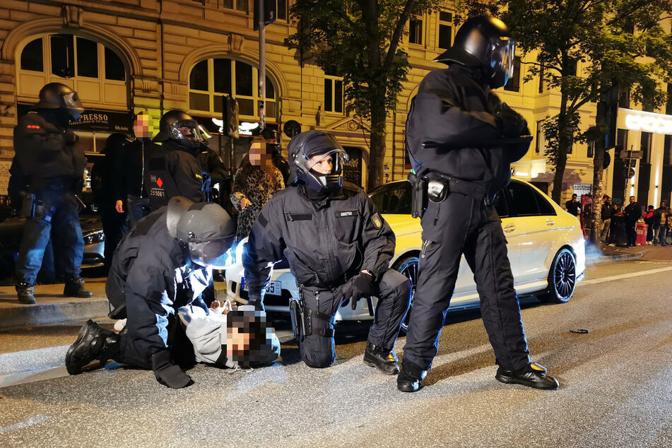 Illegaler Rave Ohne Corona Abstand Polizei Raumt Hamburger Schanzenviertel Tag24