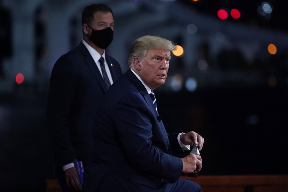 "Ich sage, tragt die Masken. Ich habe kein Problem damit", so Donald Trump (74).