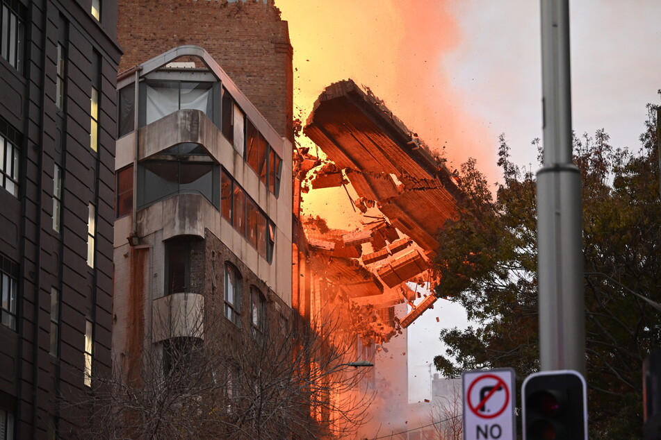 Bei dem Brand stürzten auch Gebäudeteile in die Tiefe.