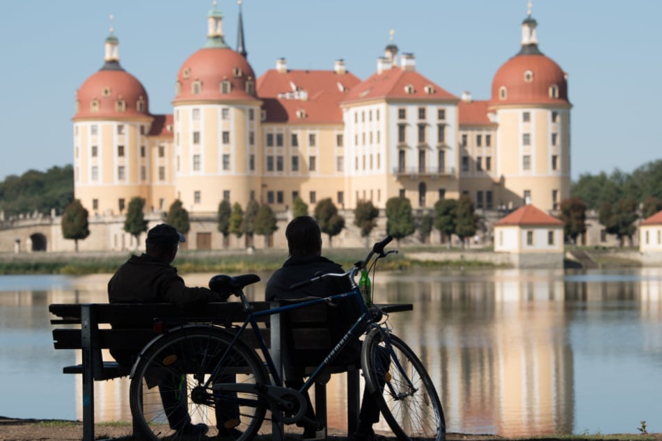 Schloss Moritzburg hat nicht geöffnet, ist aber für einige Dresdner noch in der erlaubten Entfernung.