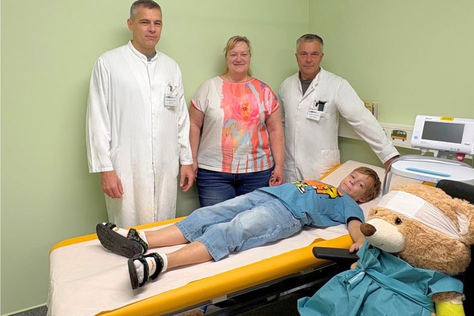 Premiere an Uniklinik Magdeburg: Erstes Kind erfolgreich mit Roboter operiert