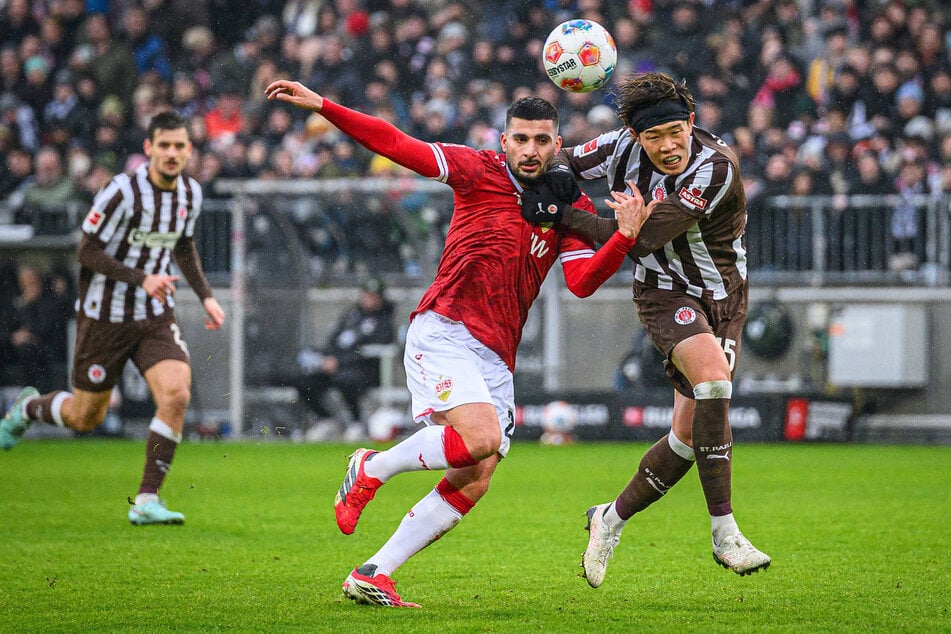 St.-Pauli-Verteidiger Tomoya Ando (27, r.) zeigte gegen den VfB Stuttgart eine bärenstarke Leistung.