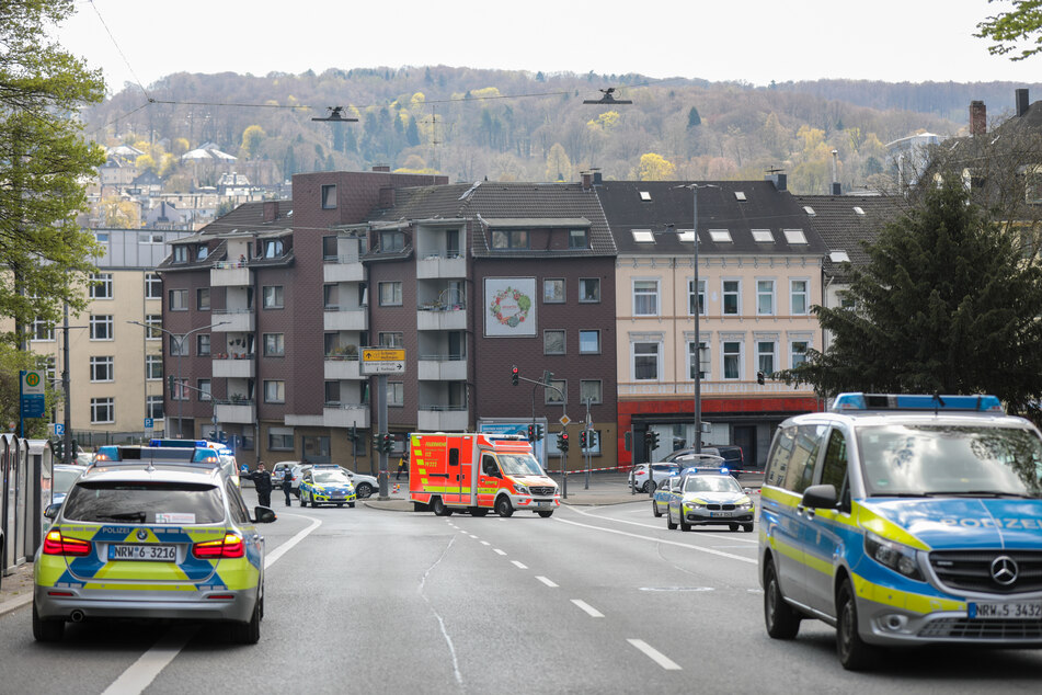 Die Polizei sperrte den Tatort weiträumig ab.