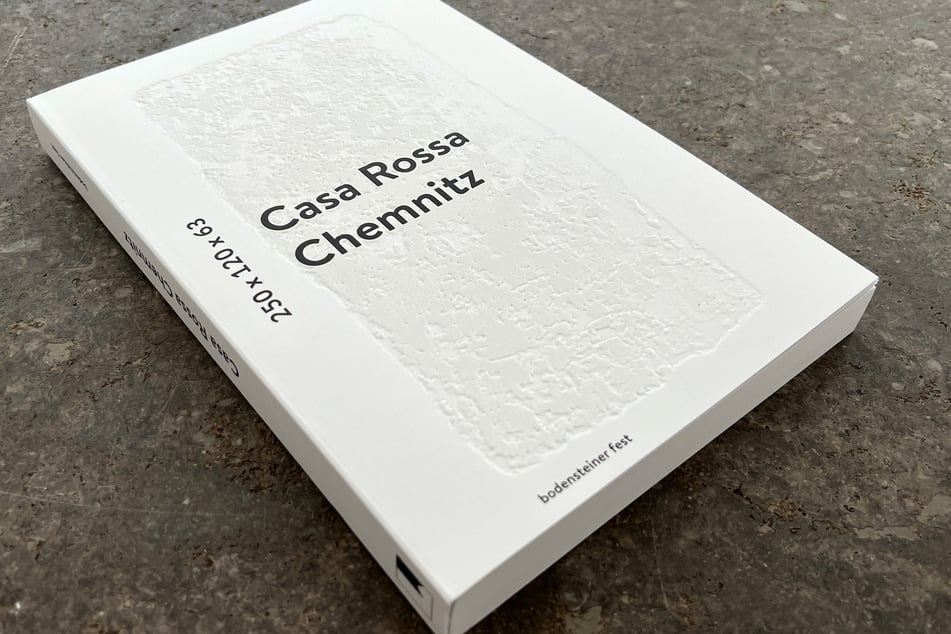 "Casa Rossa Chemnitz" ist eines der zehn besten Architekturbücher 2025.