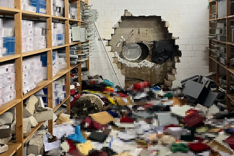 Aktenzeichen XY: Sparkassen-Überfall in Gelsenkirchen: "Aktenzeichen XY" zeigt drei mutmaßliche Täter