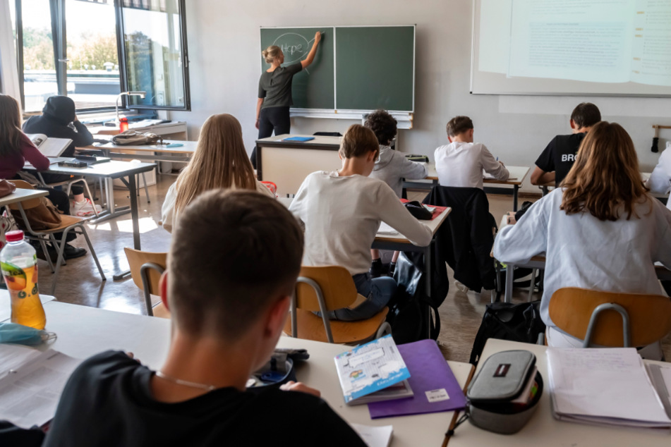 In einer Schule in Karlsruhe findet eine Unterrichtsstunde statt.
