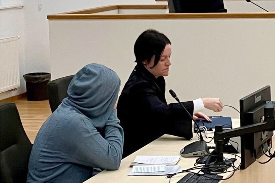 Säugling stirbt in Wanne - Mutter kann sich nicht erinnern