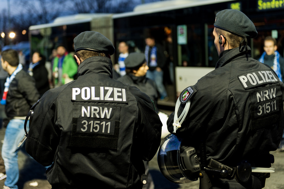 Die Bereitschaftspolizei in NRW bekommt eine neue Körperschutzausstattung, die leichter zu tragen und sicherer ist, als das alte Modell. (Archivbild)