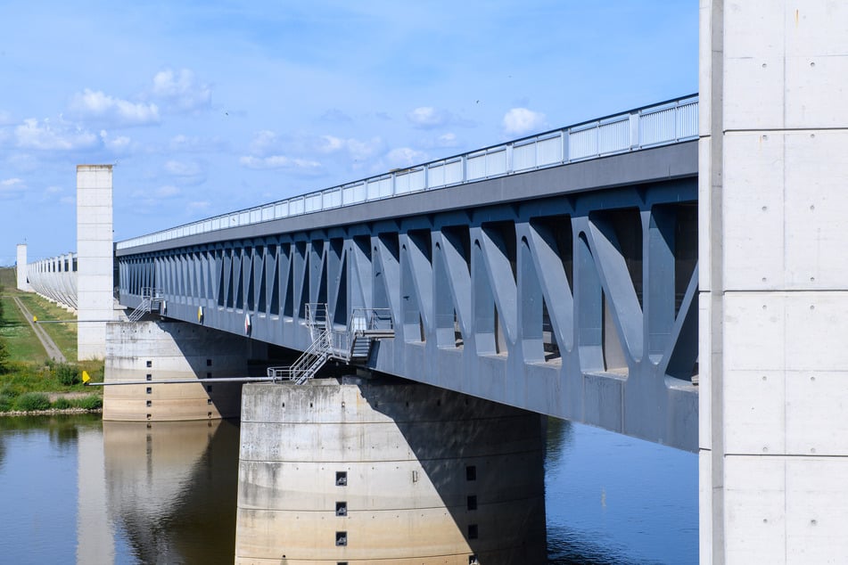 Mehrere Brücken in Sachsen-Anhalt werden mit den Erkenntnissen der eingestürzten Carolabrücke in Dresden erneut überprüft. (Symbolbild)