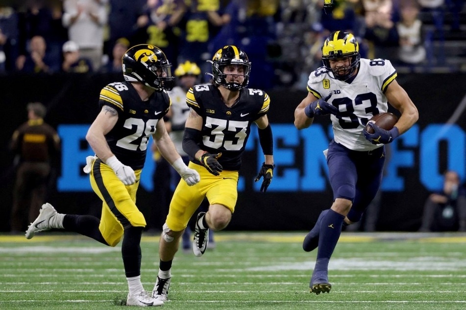 Iowa Hawkeyes football steals Michigan Wolverine, Erick All
