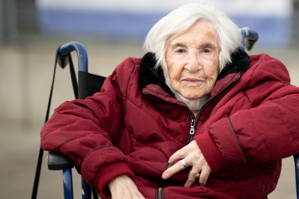 Esther Bejarano (96), Holocaust-Überlebende, sieht den Wiederaufbau eher kritisch.