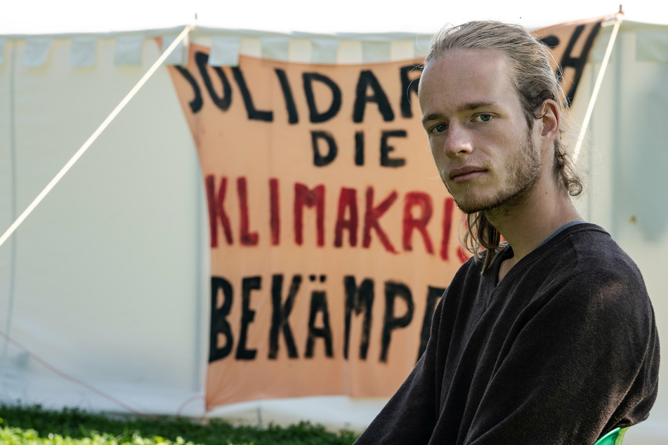 Simon ist einer der Klimaaktivisten, die sich in einem Camp im Regierungsviertel über drei Wochen im Hungerstreik befanden.