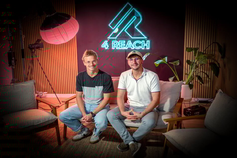 Heute betreibt Christopher Kühn (36) gemeinsam mit Robert Köhler (27, l.) eine erfolgreiche Social-Media-Agentur in Zwickau-Planitz.