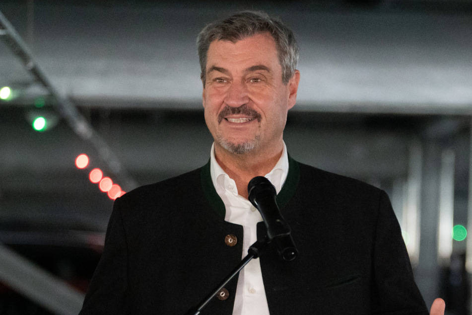 Bayerns Ministerpräsident Markus Söder (58, CSU) möchte bei neuen Stromnetzanschlüssen zuerst Industriebetriebe und Rechenzentren versorgen.