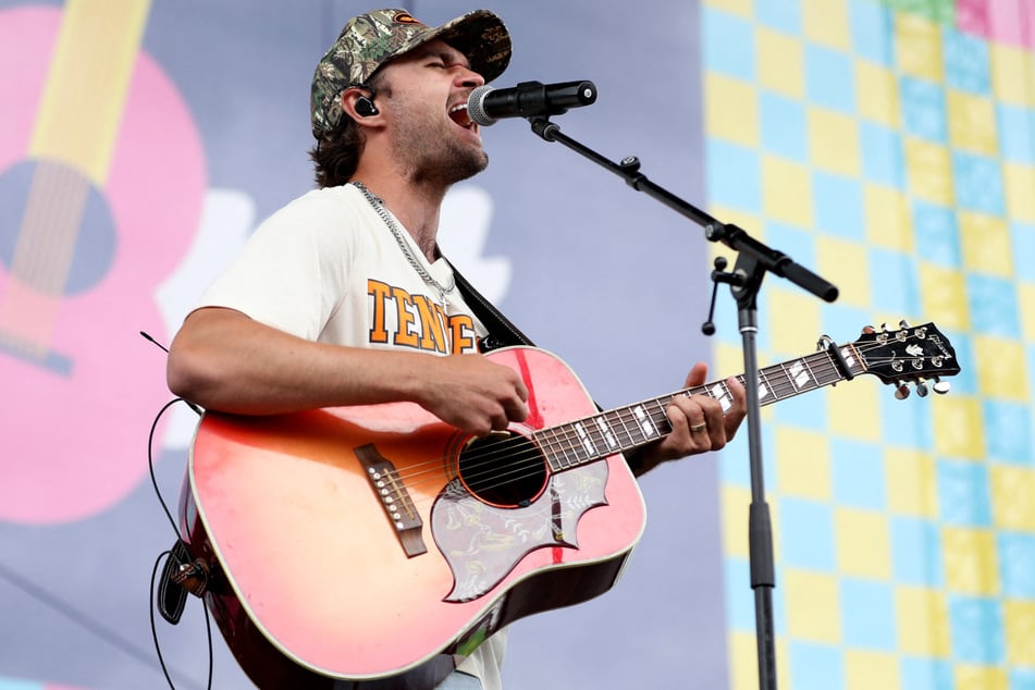 Conner Smith bei seinem Auftritt auf dem CMA-Festival 2025.