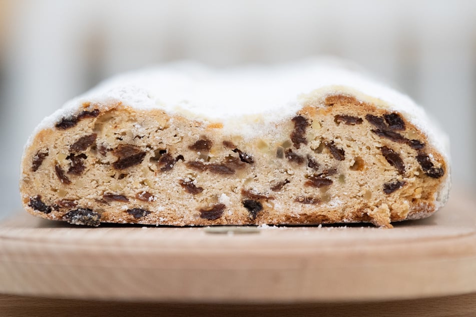 Ungewohnter Anblick im Sommer. Aber jetzt ist bei "Emil Reimann" tatsächlich schon Stollen-Zeit.