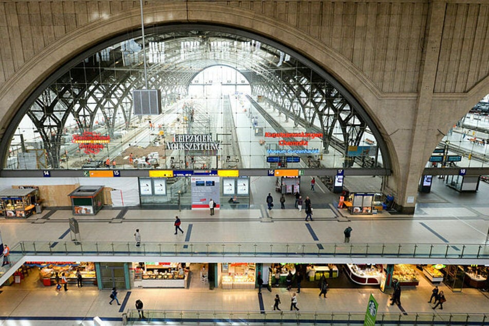 Am Montag hatte es eine Frau am Leipziger Hauptbahnhof auf eine Weinflasche abgesehen.