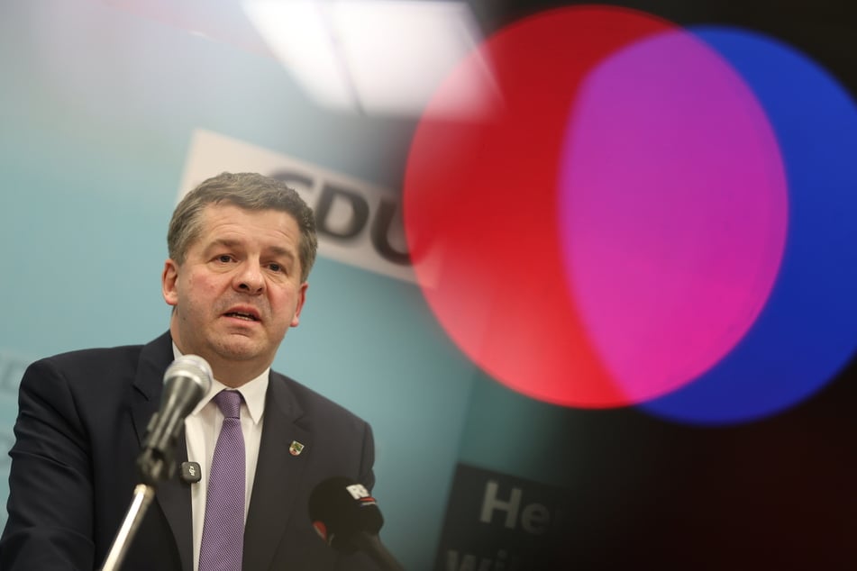 Ein Video von Sachsen-Anhalts Ministerpräsident Sven Schulze (46, CDU) an die Kaulitz-Twins steht in der Kritik.