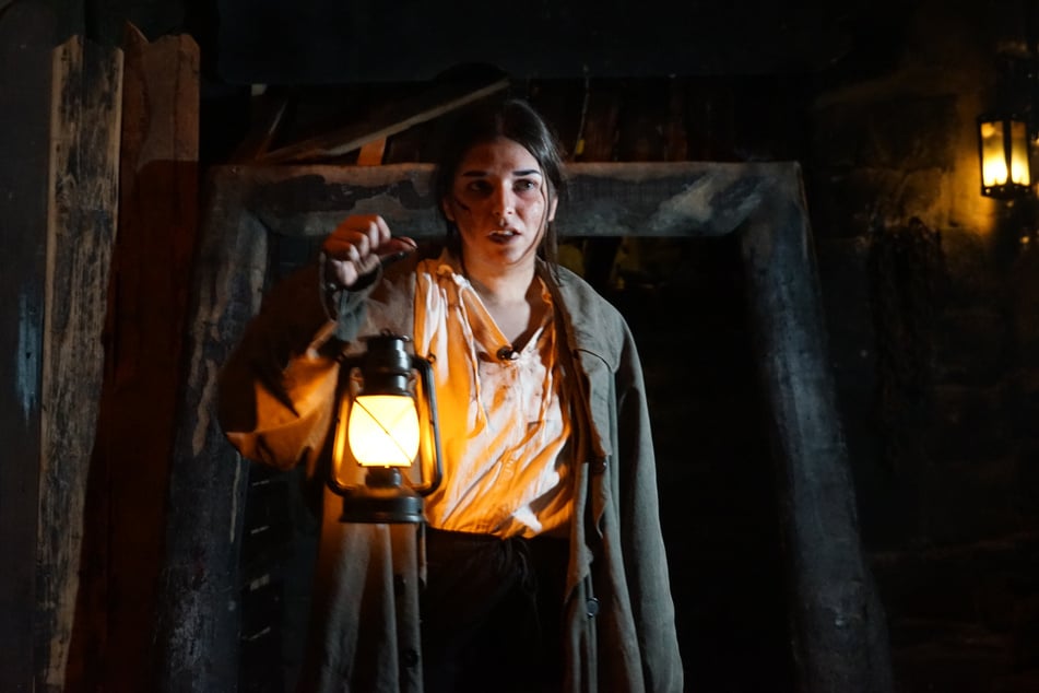 1623 beim Bau einer Wallanlage in Hamburg: Vermisst wird der junge Spatenknecht Juri. Der Meister sagt, er ist erstickt, andere sagen, er wurde geopfert.