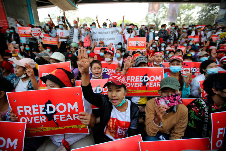 Studentin (20) ist erstes Todesopfer bei Protesten gegen Militärputsch in Myanmar