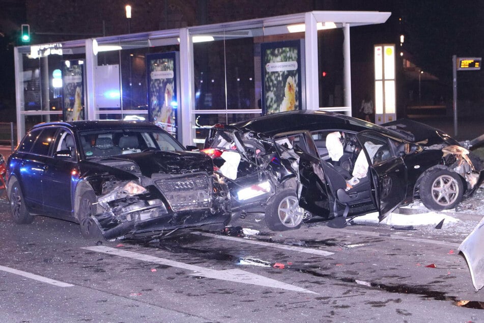 Ein betrunkener Autofahrer baute in Berlin-Mitte drei Unfälle.