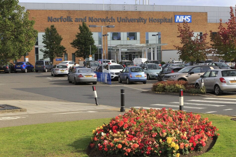 Die Operation wurde am Norfolk and Norwich University Hospital durchgeführt.