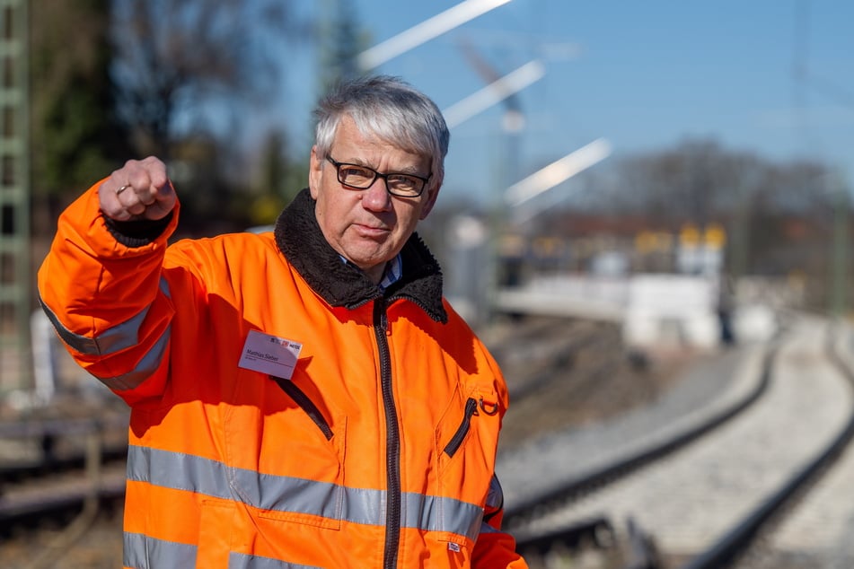 DB-Projektleiter Matthias Sieber (64) hat den Zeitplan zum Chemnitzer Bahnbogen genau im Blick.