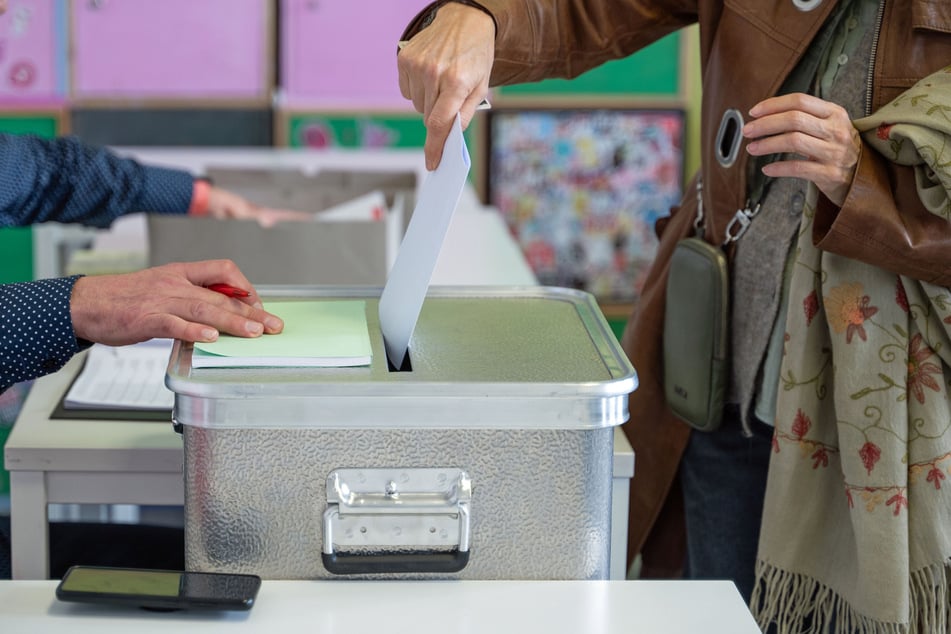 Bundesweit lag die Wahlbeteiligung um 14 Uhr bereits bei 52 Prozent.