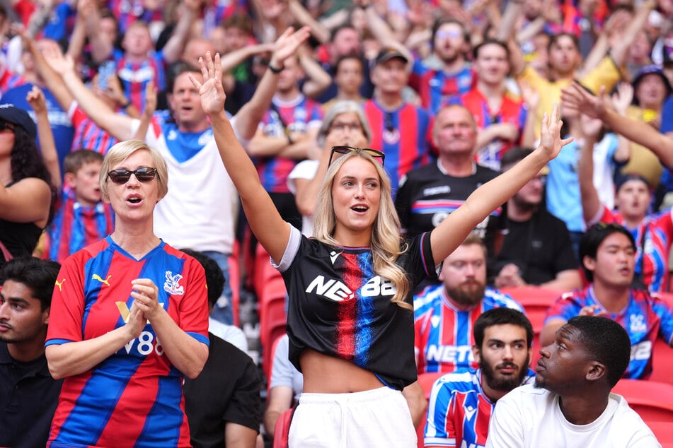 Von den Sperrungen betroffen werden auch zahlreiche Fußballfans sein, die am Mittwoch dem Conference-League-Finale zwischen Crystal Palace und Rayo Vallecano beiwohnen.