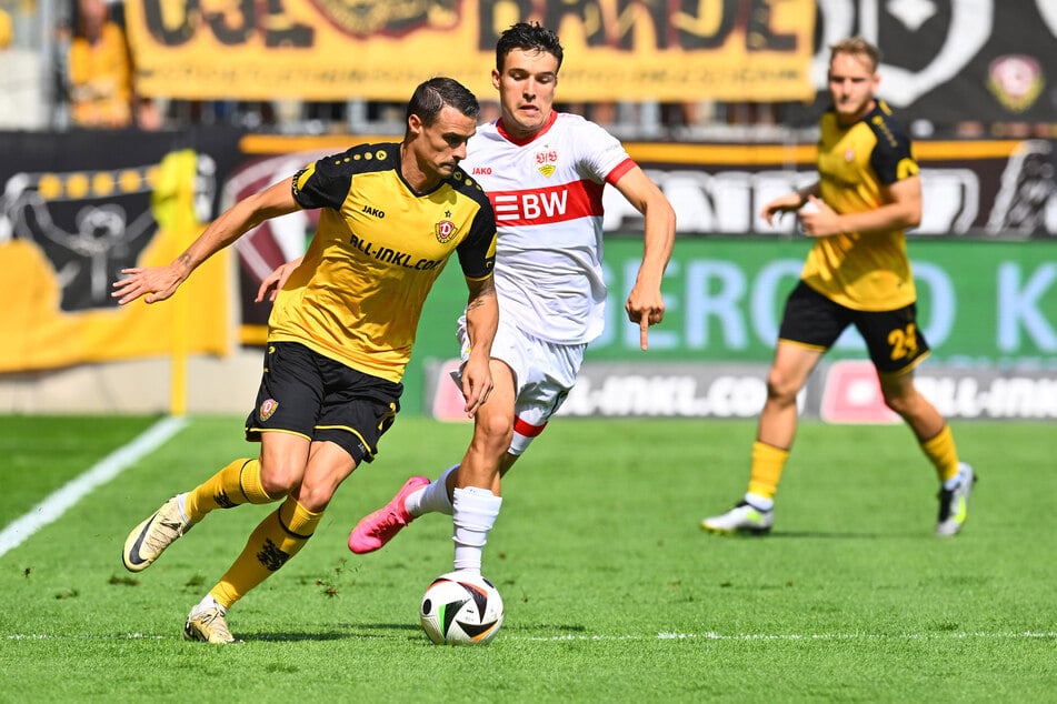 Philip Heise (l.) und seine Kollegen steuern nach 45 Minuten dem dritten Saisondreier entgegen.