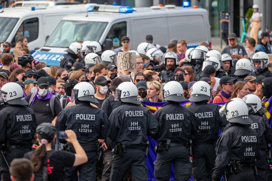 Die Polizei musste bei der Demonstration in Köln eingreifen.