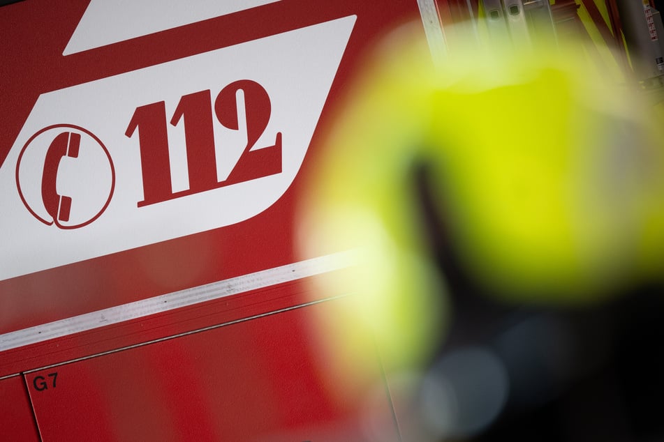 Die Feuerwehr rückte zu einem weiteren Brand am Bernburger Schäferberg aus. (Symbolbild)