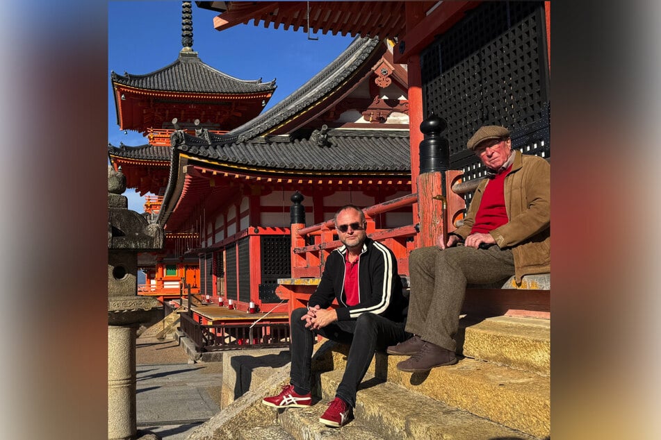 Konrad (l.) und Ernst Hirsch in der To-Ji-Wächtertempel-Anlage von Kyoto.