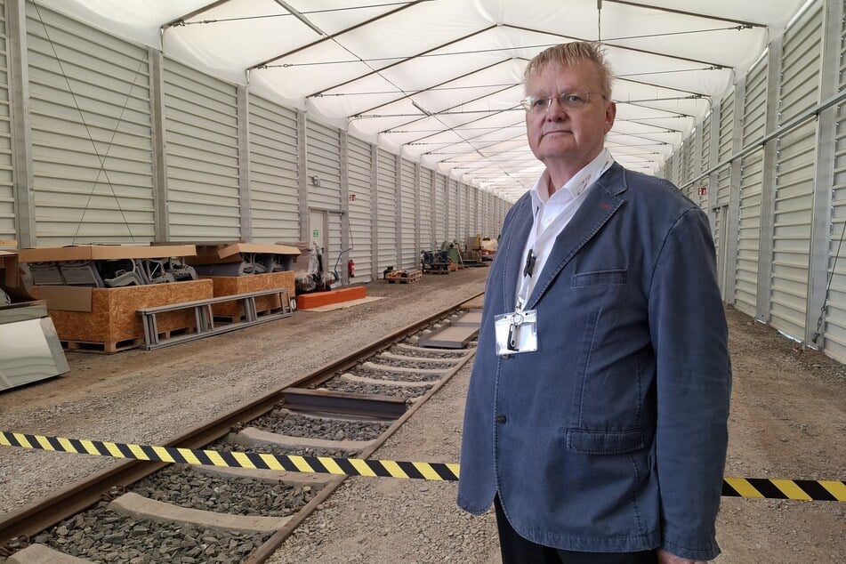 Mario Lieb (60), Geschäftsführer der SVT Görlitz gGmbH, ist zuversichtlich, dass der Dieseltriebzug noch im August wieder einsatzfähig ist.