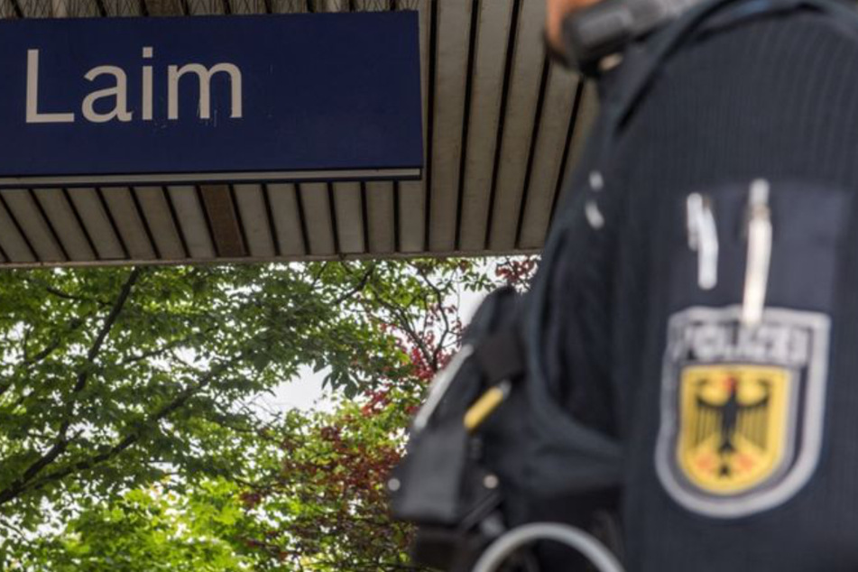 Am S-Bahnhaltepunkt Laim in München hat ein unbekannter Mann einen 79-Jährigen aus den Gleisen gerettet. (Symbolbild)