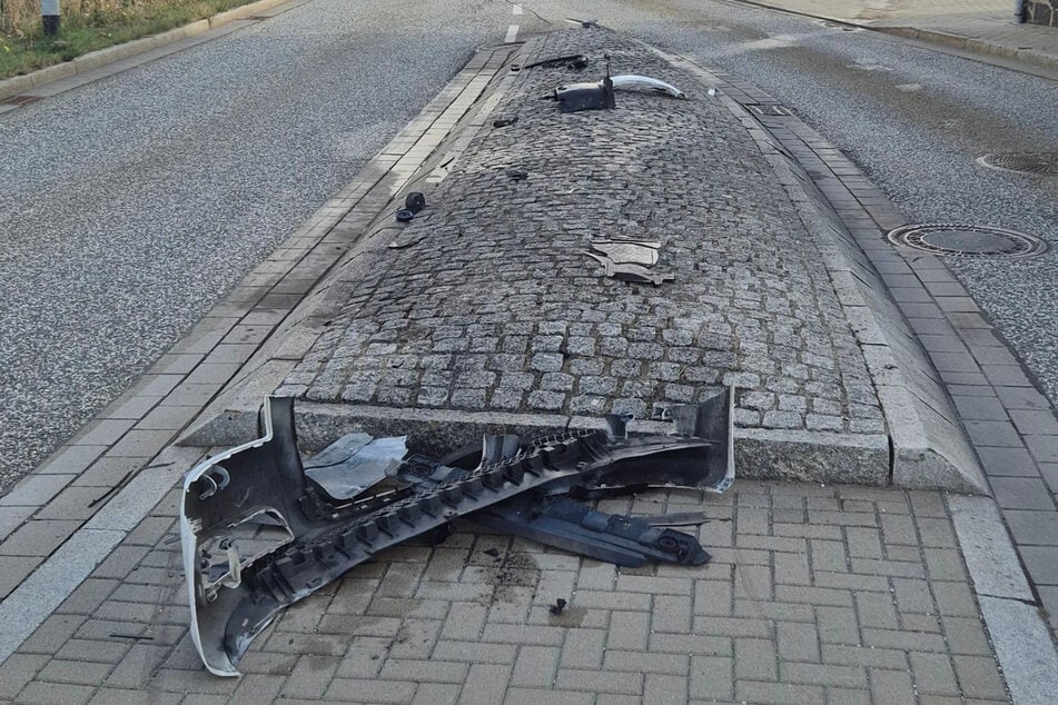 Die Autofahrerin hinterließ ein Trümmerfeld.